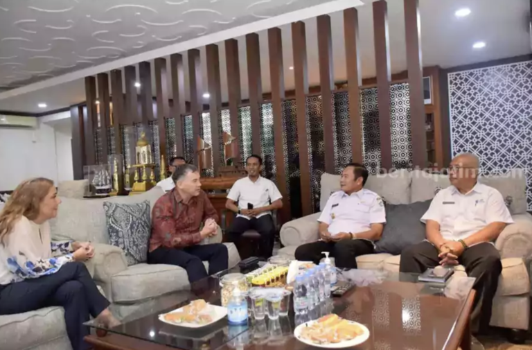 Bupati-lamongan-yuhronur