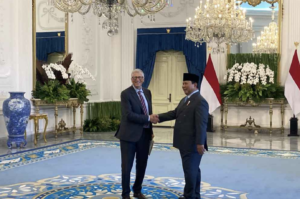 Biil-gates-salaman-dengan-presiden-RI