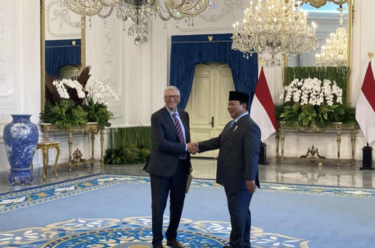 Biil-gates-salaman-dengan-presiden-RI
