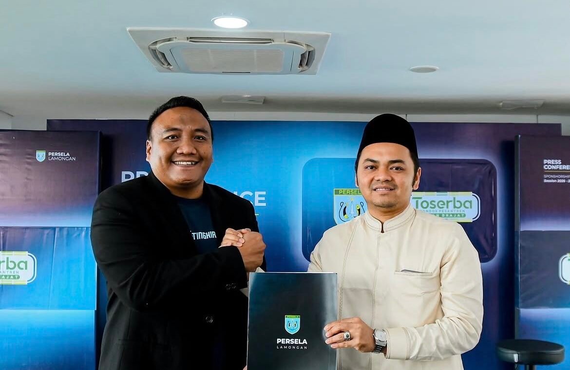 Direktur Persela Pradipta Aditya bersama Direktur Perekenomian Ponpes Sunan Drajat Gus Anas