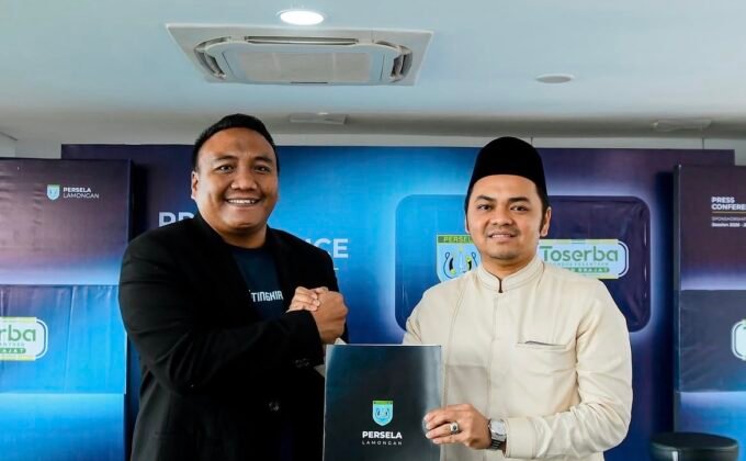 Direktur Persela Pradipta Aditya bersama Direktur Perekenomian Ponpes Sunan Drajat Gus Anas